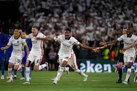 战术比拼：解析双方变阵与关键点-米兰体育