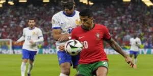 米兰体育战术拆解：英格兰为何能顶住瑞士的持续压迫-米兰体育