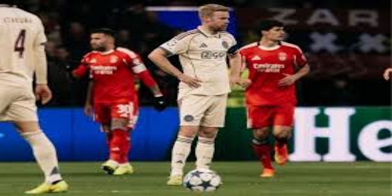 曼联防线危机：穆里尼奥的铁血策略面临考验-米兰体育