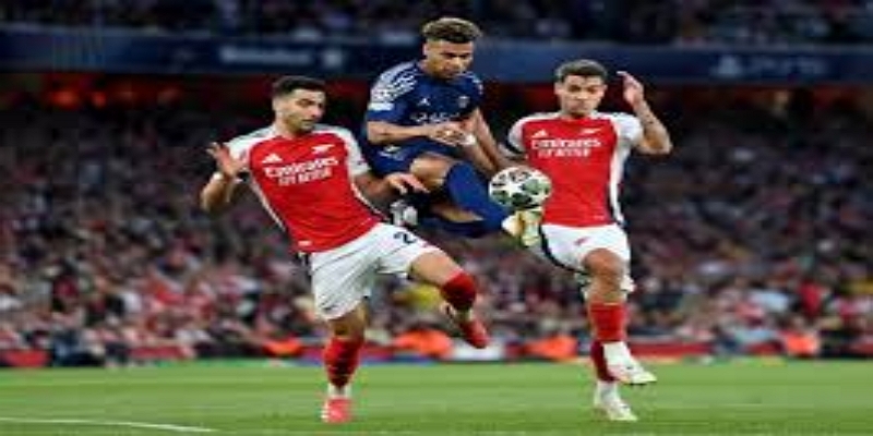 巴黎战术解析：防守反击与控场智慧-米兰体育