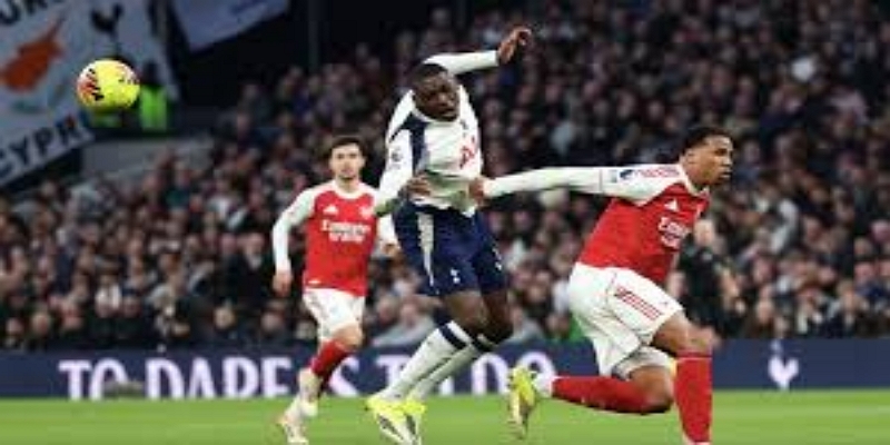 米兰体育复盘：从固守反击到崩盘的90分钟-米兰体育