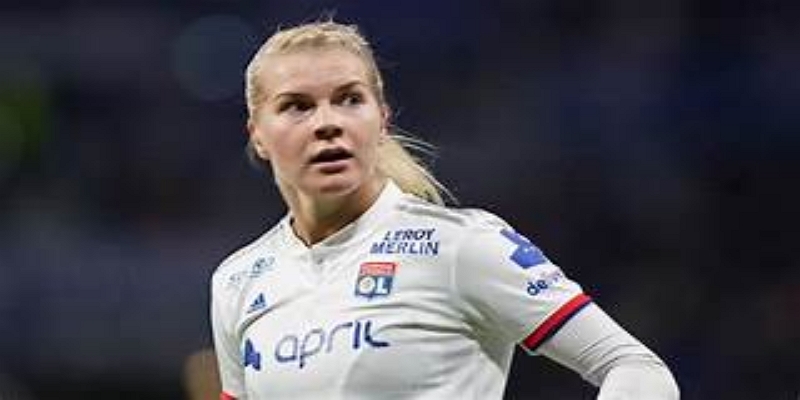 传奇意义与时代影响：米兰体育总结她的象征价值-米兰体育